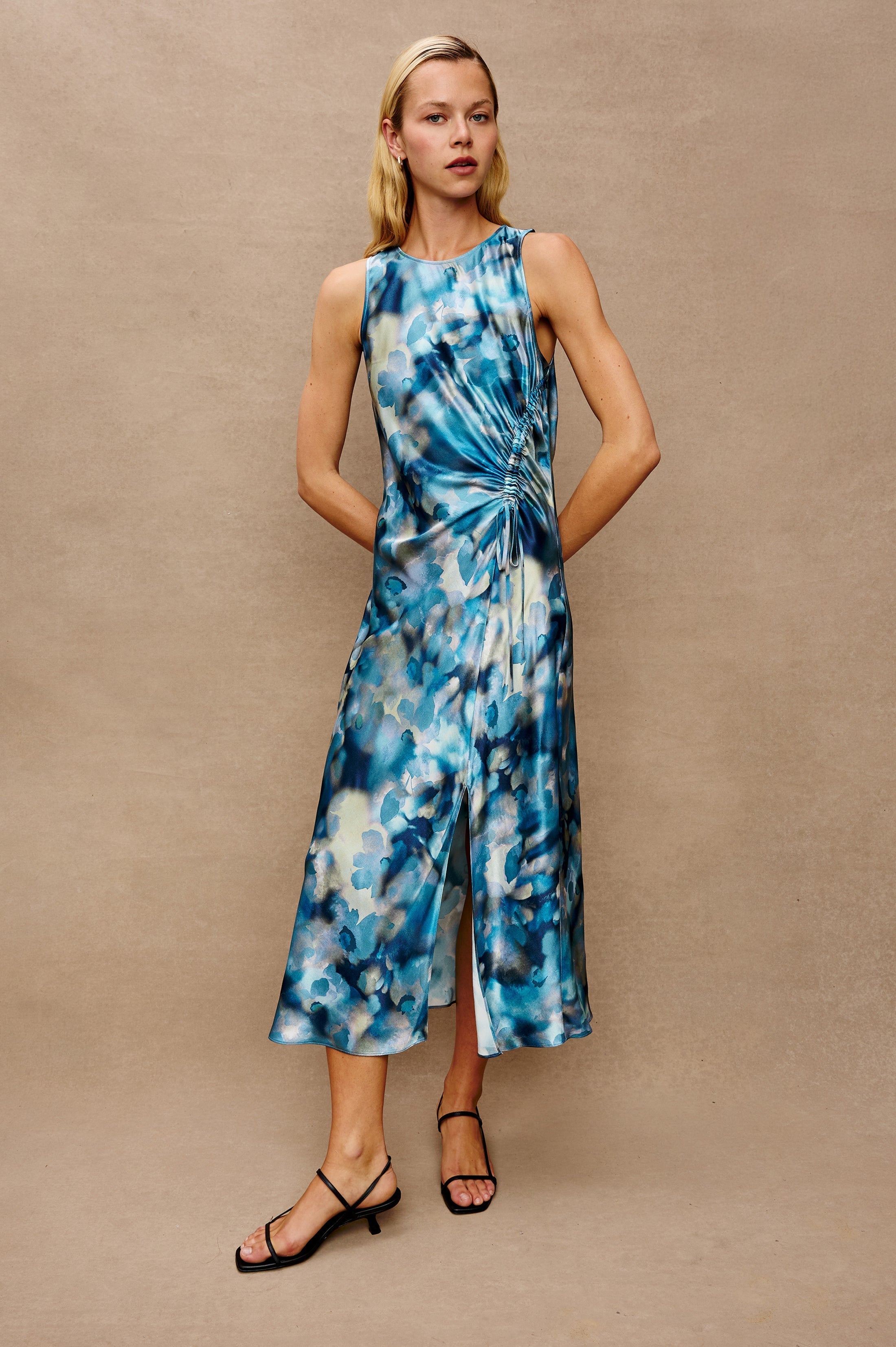 Robe GABRIELLA - Diffusion MINUIT