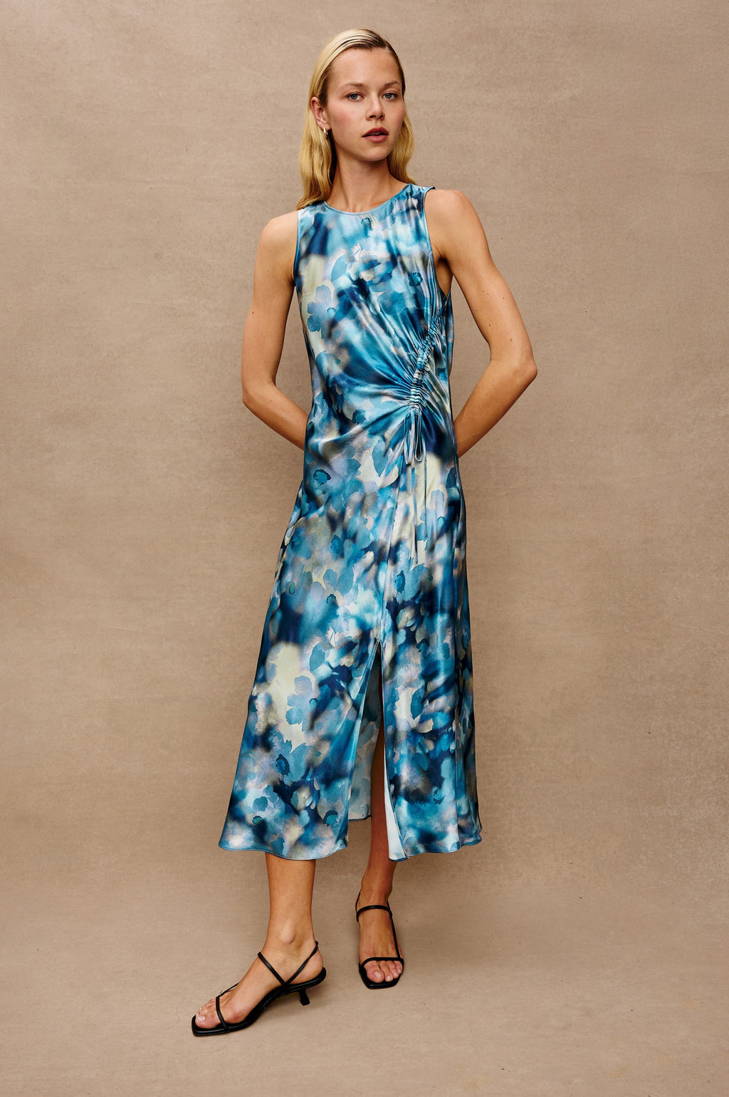 Robe GABRIELLA - Diffusion MINUIT